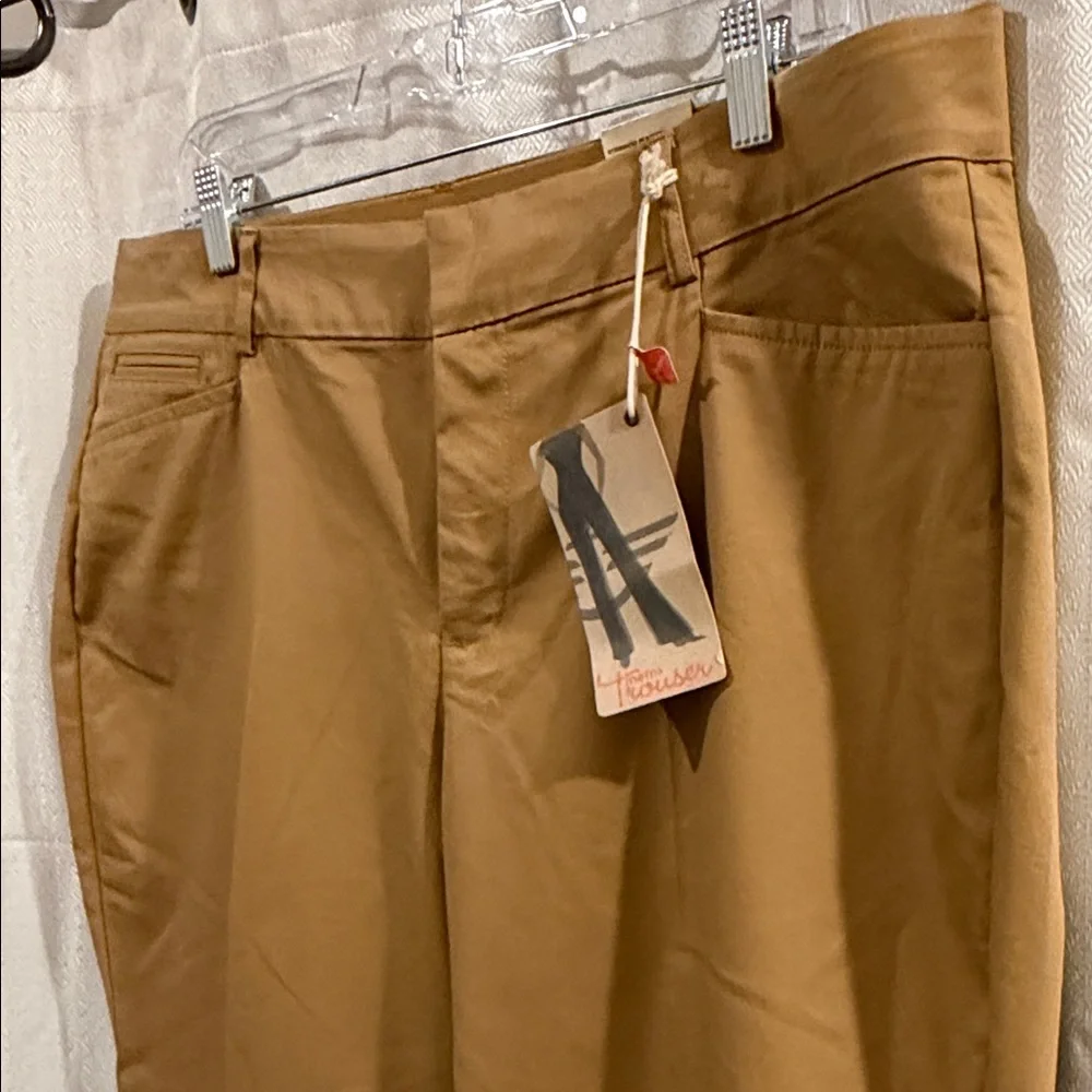 Dockers Brand New Women's Tan/Khaki Trousers - Picture 3 of 7